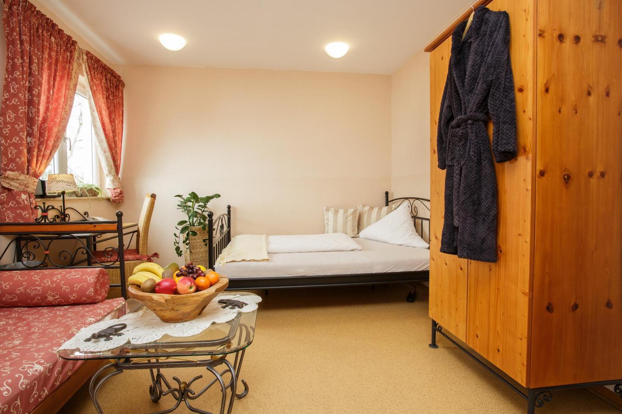 Karlstein am Main Mediterran Hotel Juwel מראה חיצוני תמונה