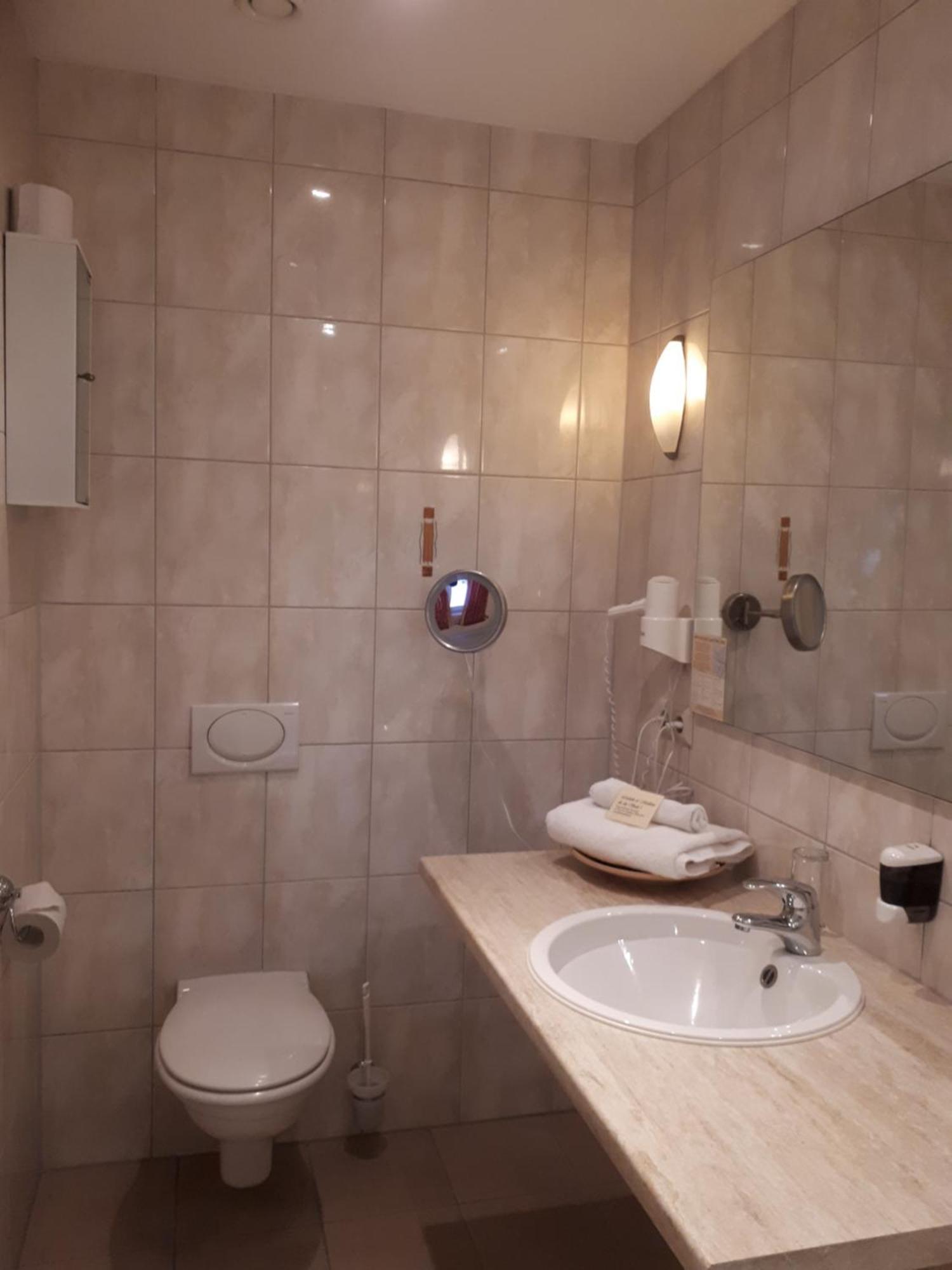 Karlstein am Main Mediterran Hotel Juwel מראה חיצוני תמונה