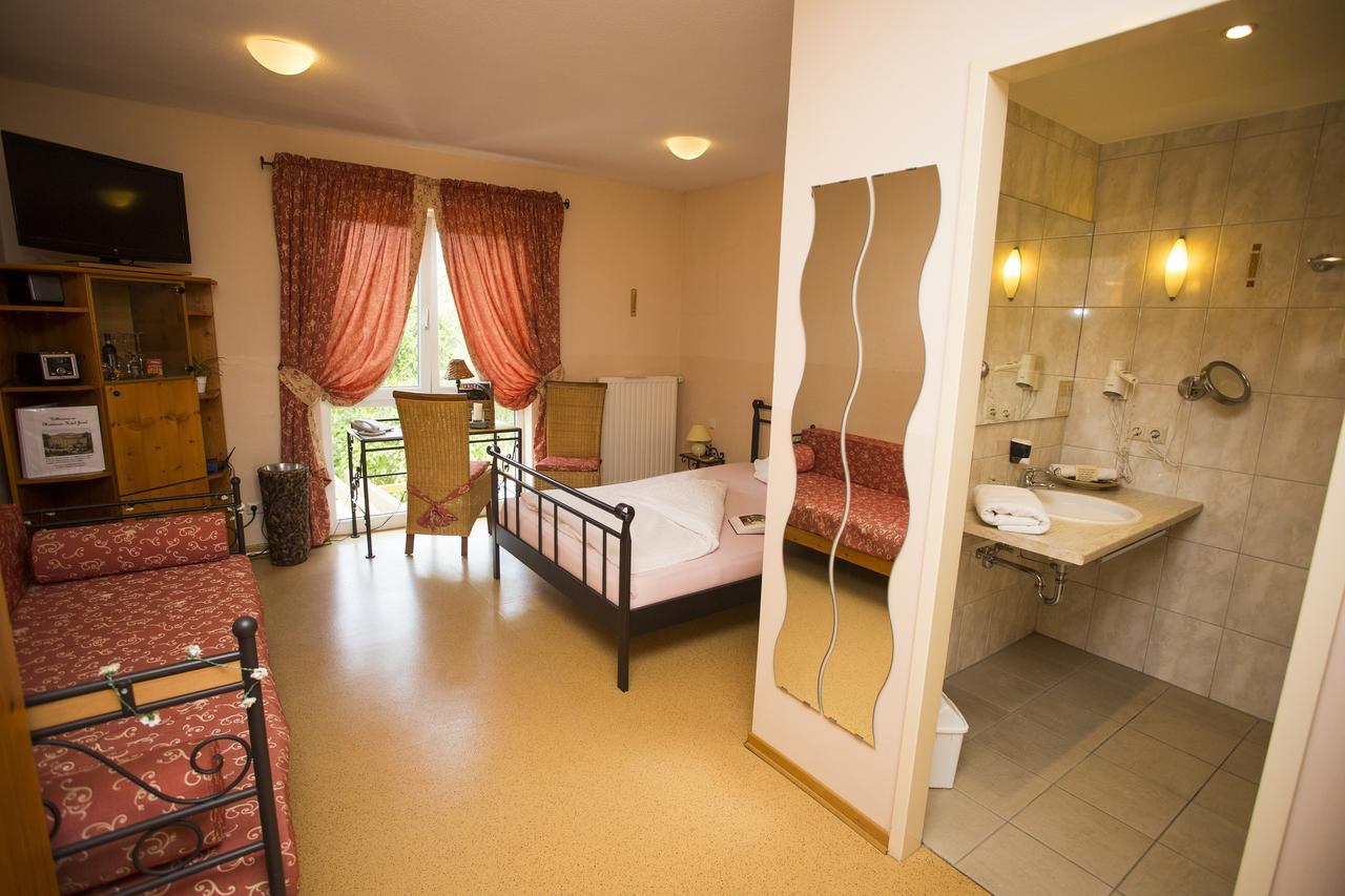Karlstein am Main Mediterran Hotel Juwel מראה חיצוני תמונה